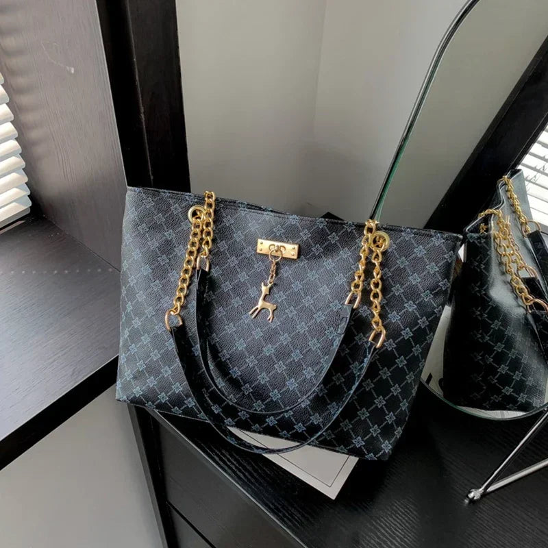 Women Luxury Design New Presbyopic Handbag Large Capacity Handbag Fashion Printing Shoulder Bag Trendy Shopping Bag with pendant Secondary image
